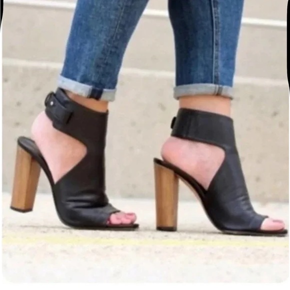 Vince Addie Black Leather Open Toe Ankle Strap Sandal Shoes 8.5 - Picture 1 of 15
